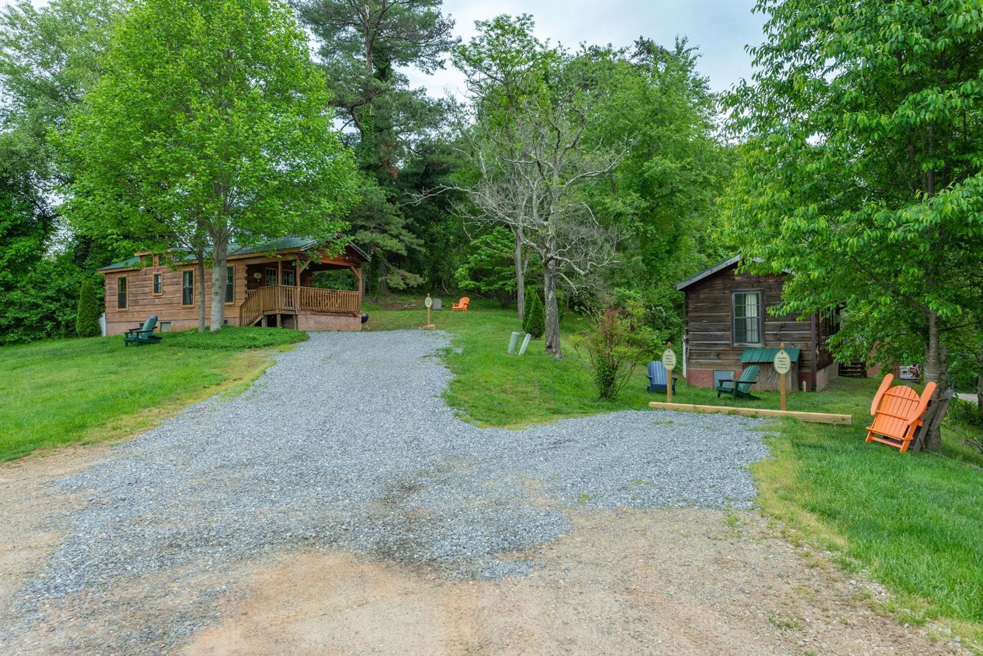 Engadine Inn And Cabins Candler Eksteriør billede