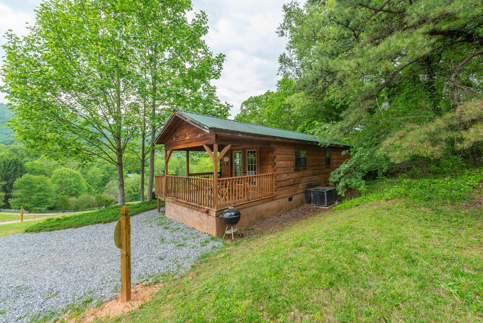 Engadine Inn And Cabins Candler Eksteriør billede