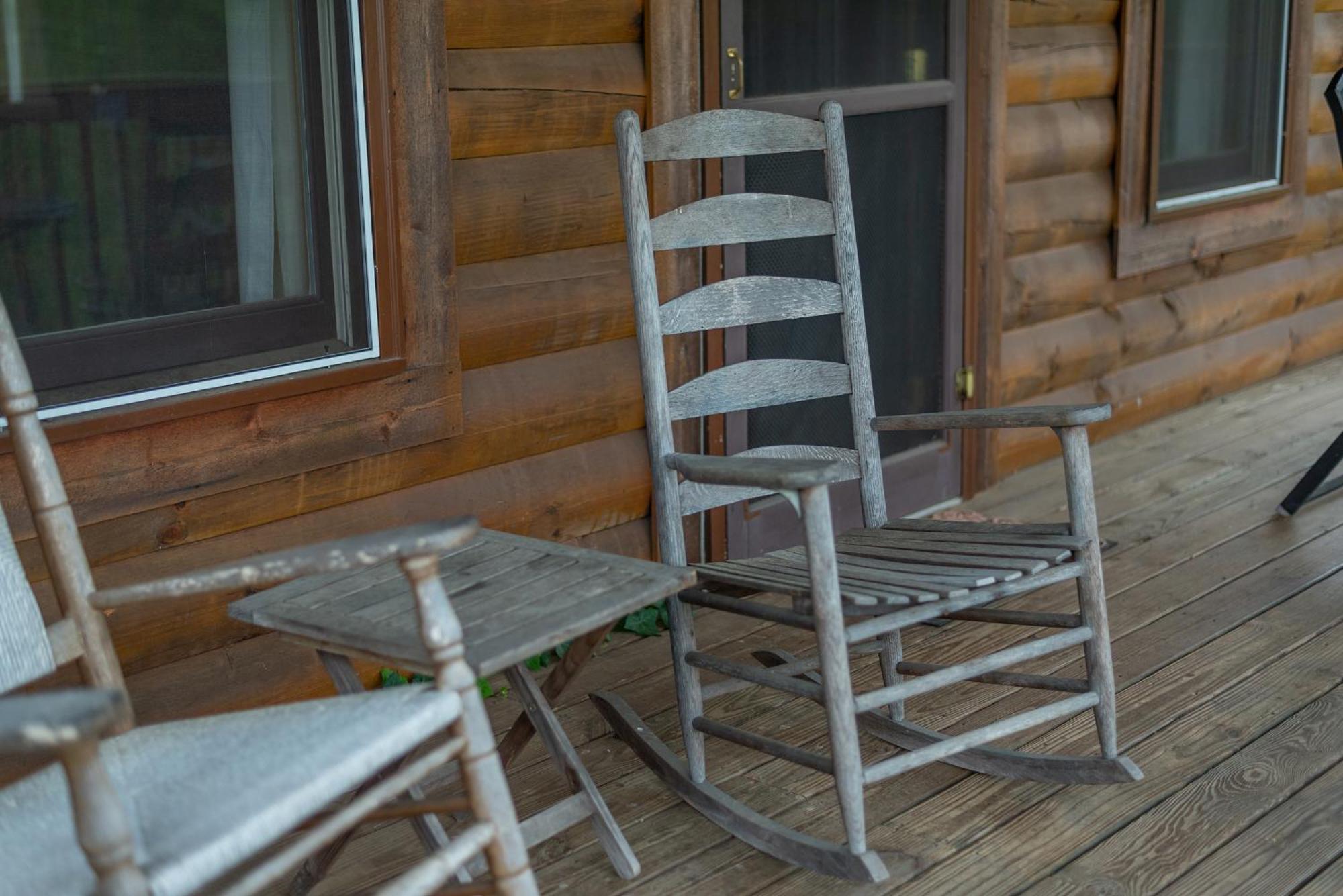 Engadine Inn And Cabins Candler Eksteriør billede